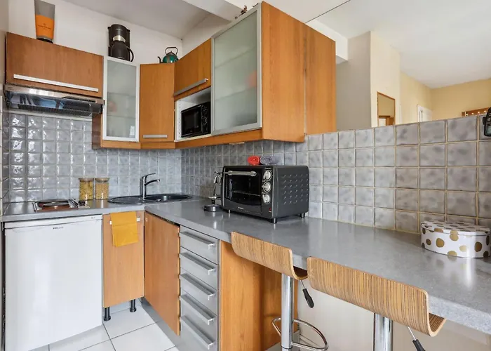 Eiffel Tower & Faubourg - 1br - Cityapartmentstay باريس