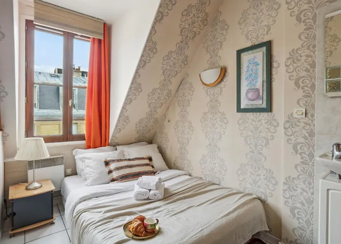 Eiffel Tower & Faubourg - 1br - Cityapartmentstay *