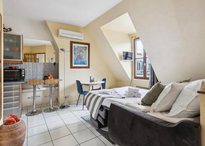 Eiffel Tower & Faubourg - 1br - Cityapartmentstay *