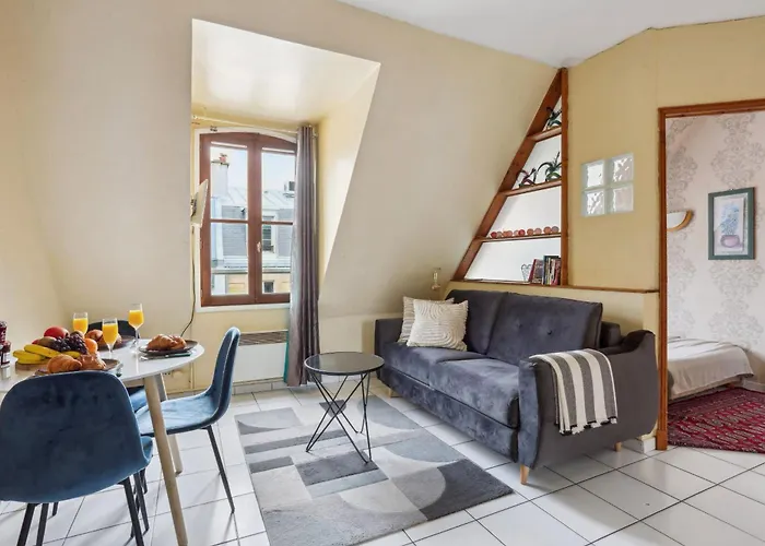 Eiffel Tower & Faubourg - 1br - Cityapartmentstay شقة *