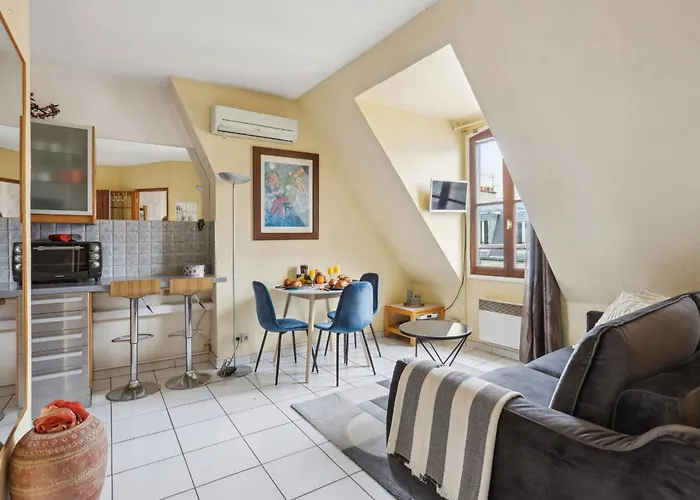 Eiffel Tower & Faubourg - 1br - Cityapartmentstay شقة